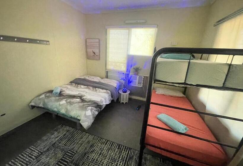 浴室共有ファミリールーム, The Cozy Hostel   Motel