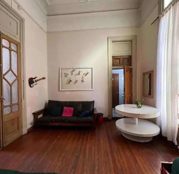 Perhehuone, High Hostel Rosario