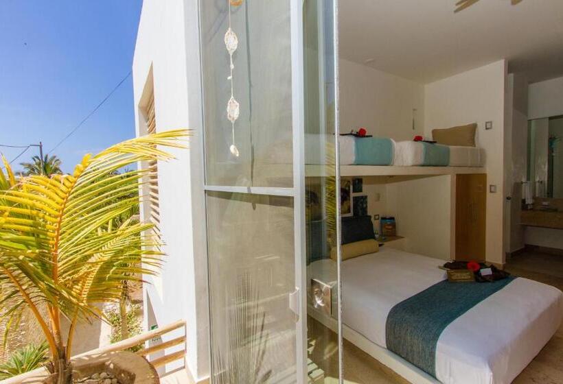 Семейный Номер Вид на Горы, Dco Suites Lounge & Spa