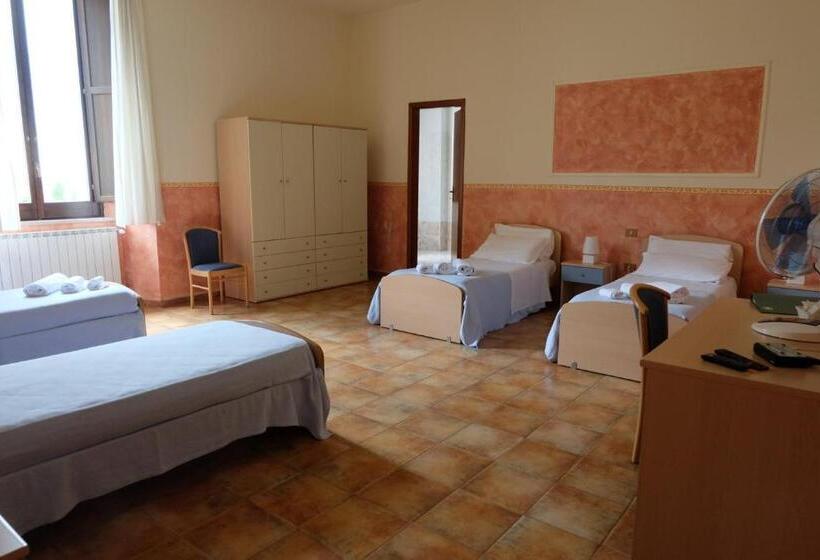 חדר סטנדרט לארבעה, Hostel Il Tetto