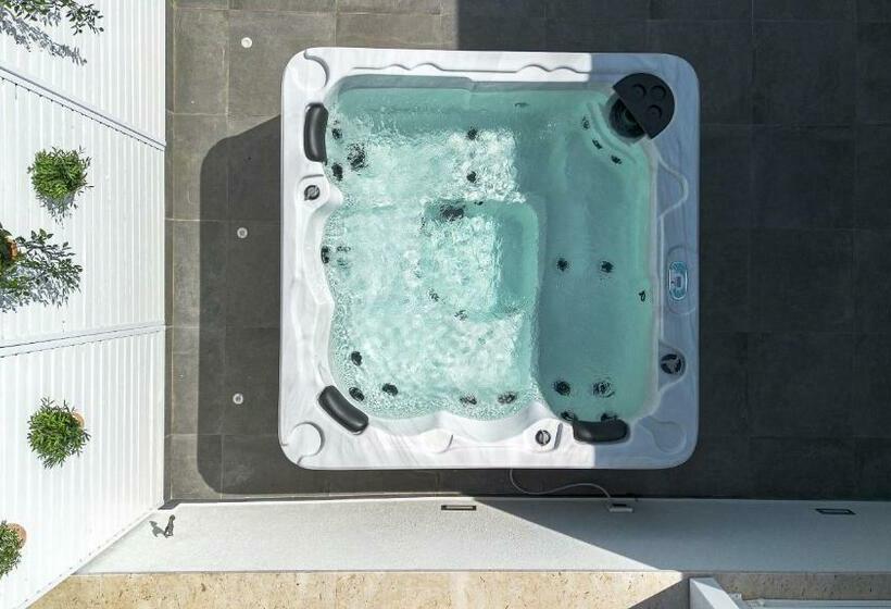 جناح ديلوكس, Acquarò Suite Jacuzzi