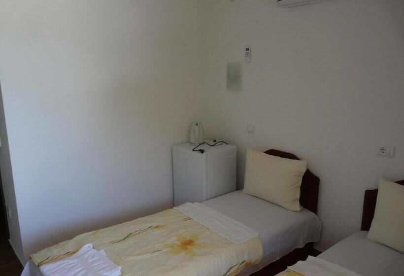 اتاق استاندارد با بالکن, Guest House Jadran Pol