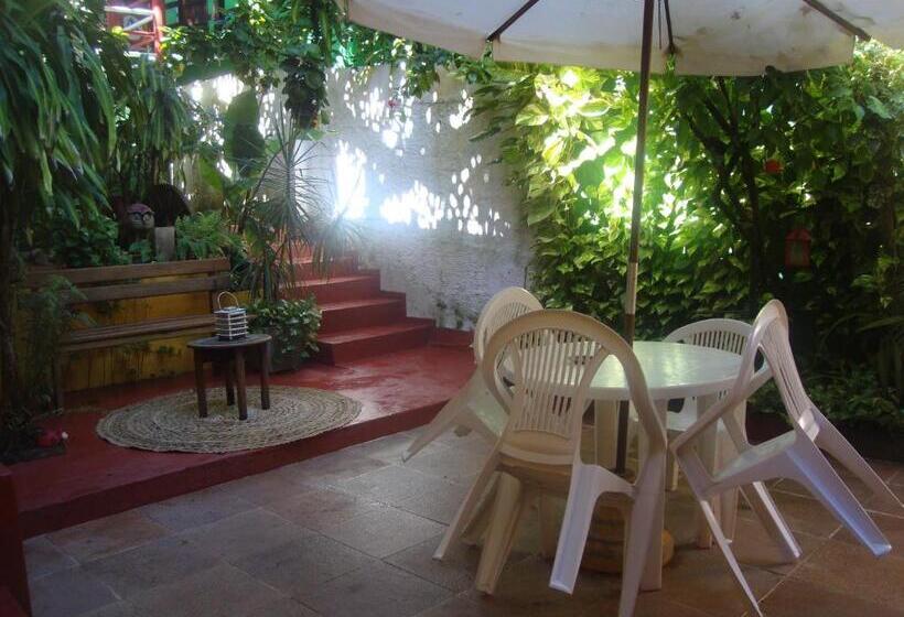 غرفة قياسية ثلاثية, Pousada Caravelas