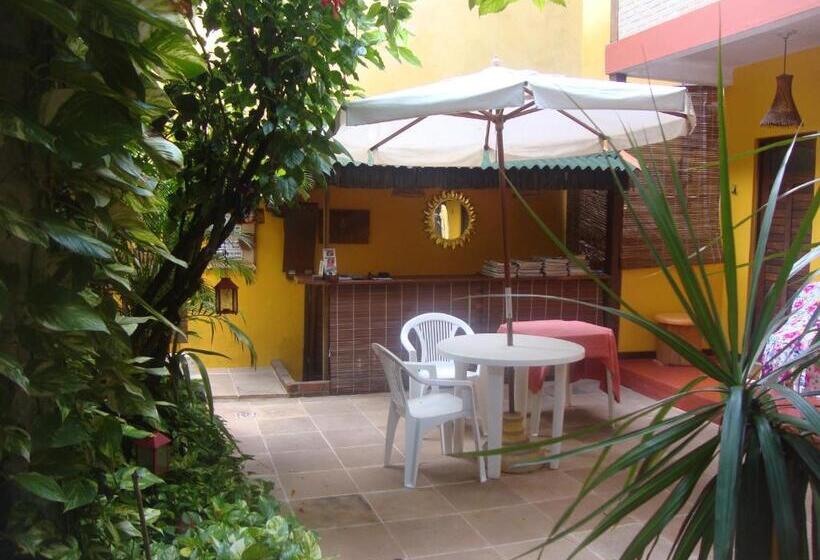 غرفة قياسية ثلاثية, Pousada Caravelas