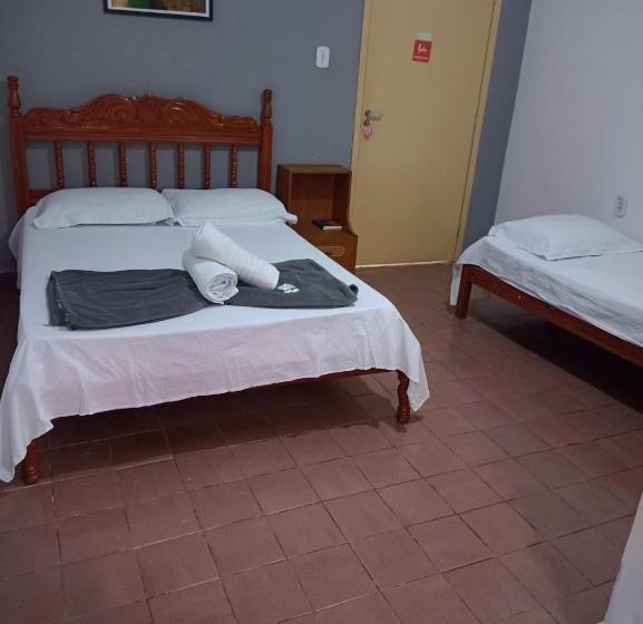 غرفة قياسية ثلاثية, China