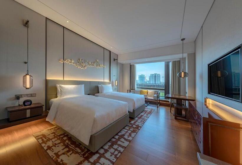 اتاق پریمیوم با بالکن, Hualuxe Beijing Xinan
