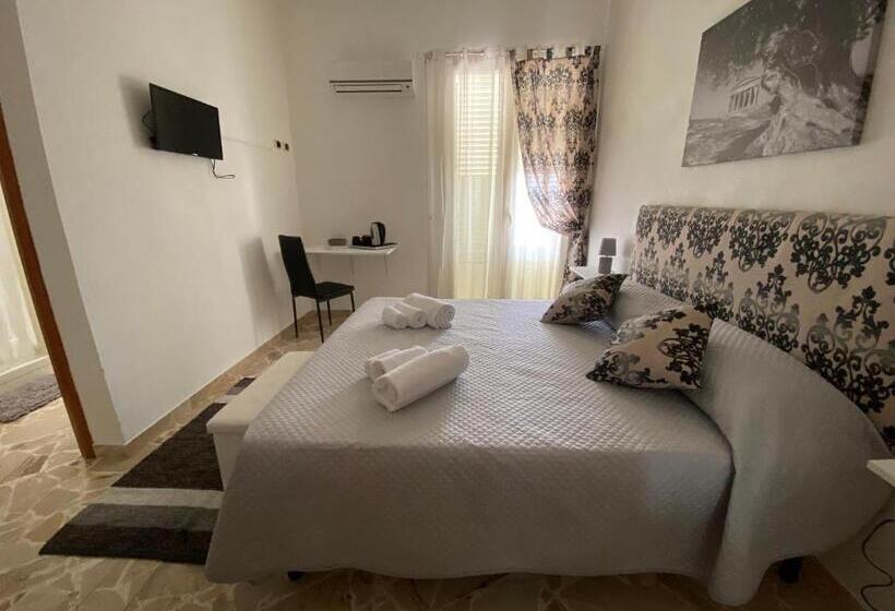 اتاق استاندارد سه نفره, Il Terrazzo Dei Templi