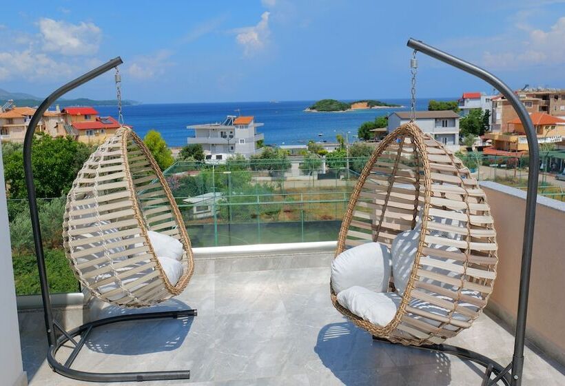 豪华海景房, Alexander