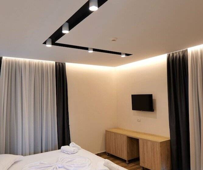 豪华海景房, Alexander