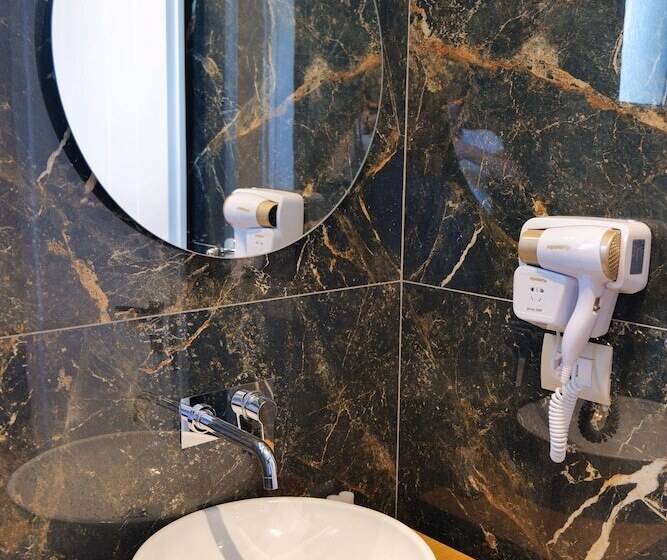 带海景的豪华间, Alexander