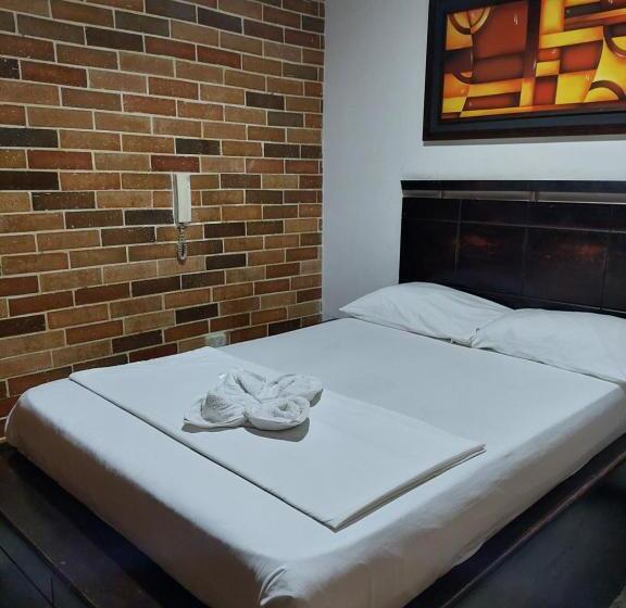 Номер Стандарт, Avenida Neiva