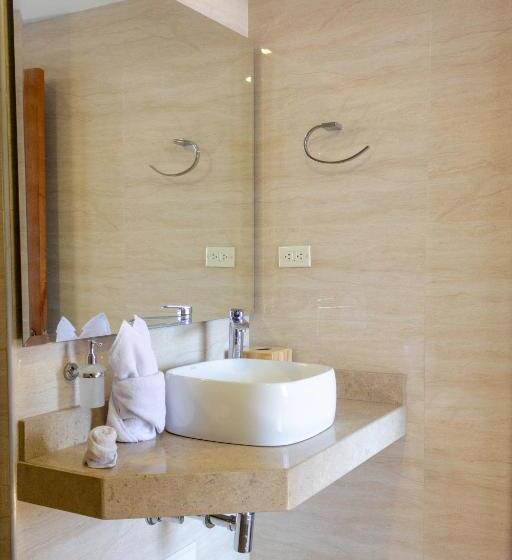 جناح جونيور, Boutique San Marcos Chiquinquirá