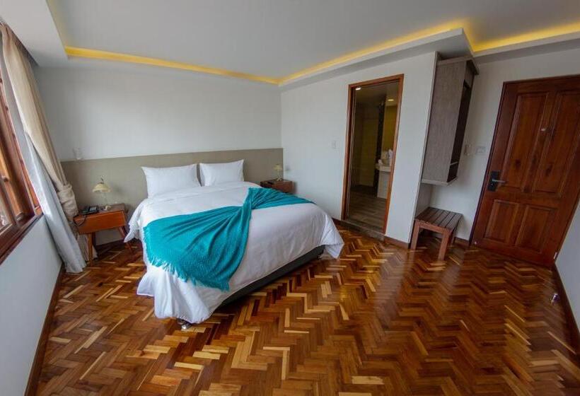 جناح جونيور, Boutique San Marcos Chiquinquirá