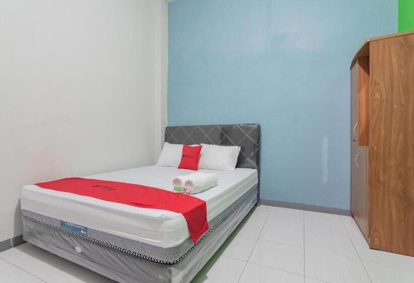 Номер Deluxe, Reddoorz Syariah Near Jalan Jakarta Samarinda