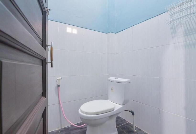 Номер Deluxe, Reddoorz Syariah Near Jalan Jakarta Samarinda
