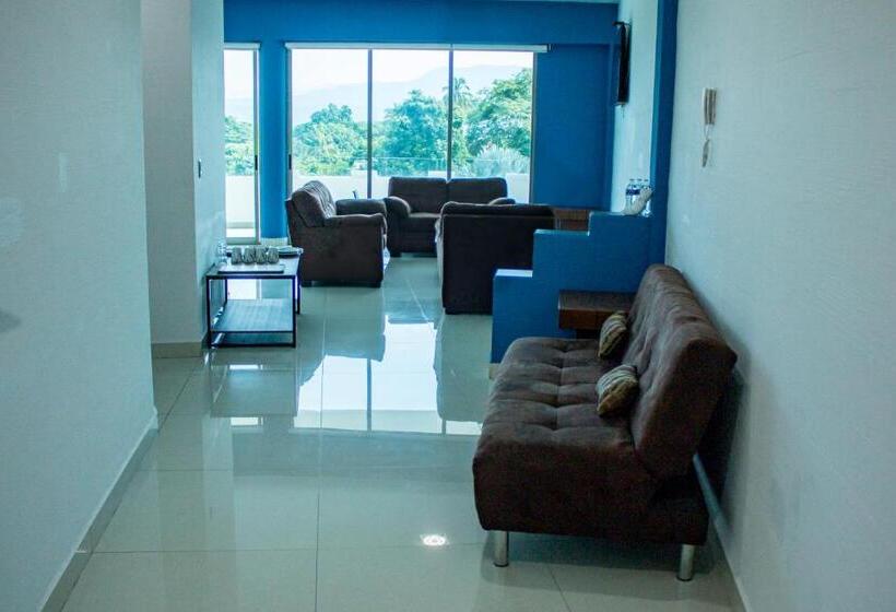 سوییت, La Loma Suites
