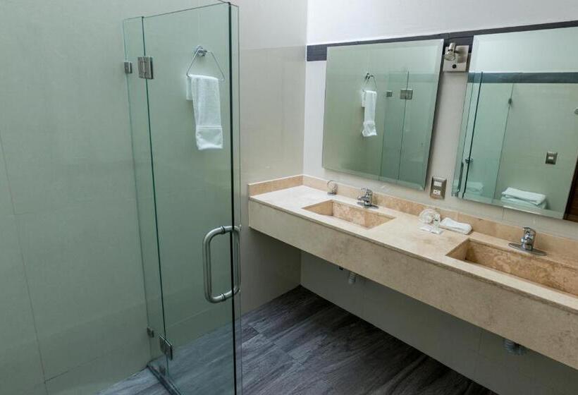 آپارتمان 1 خوابه با تراس, La Loma Suites