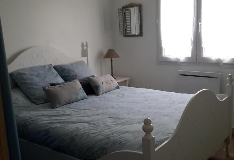 标准间, Le Chat Bleu