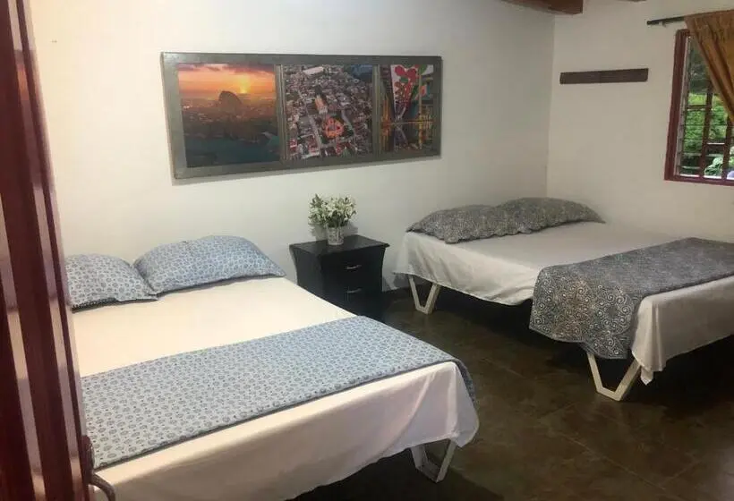 اتاق استاندارد چهار تخته, Casa Roja Parche Campestre   Hospedaje Guatapé