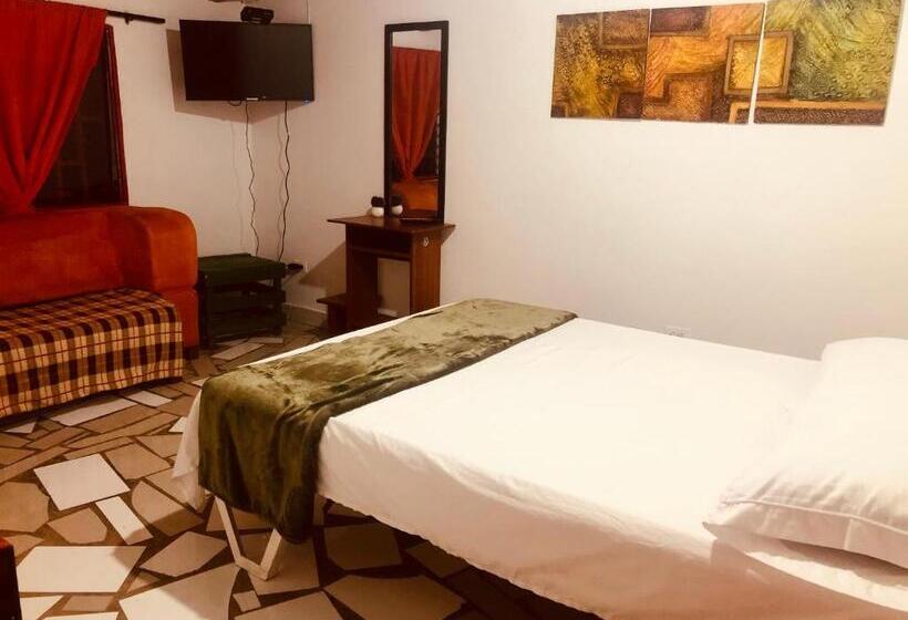 חדר סטנדרט לשלושה, Casa Roja Parche Campestre   Hospedaje Guatapé