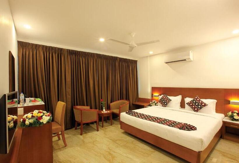 Executive Svit, Amala