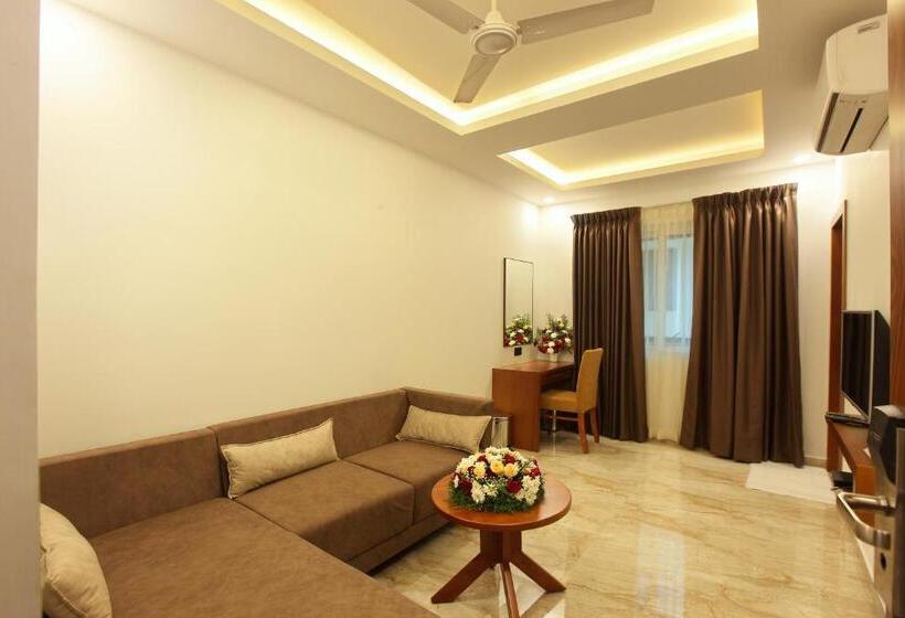 Executive Svit, Amala