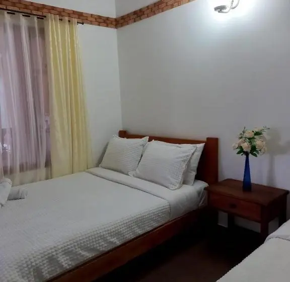اتاق استاندارد سه نفره, Casa Lewana