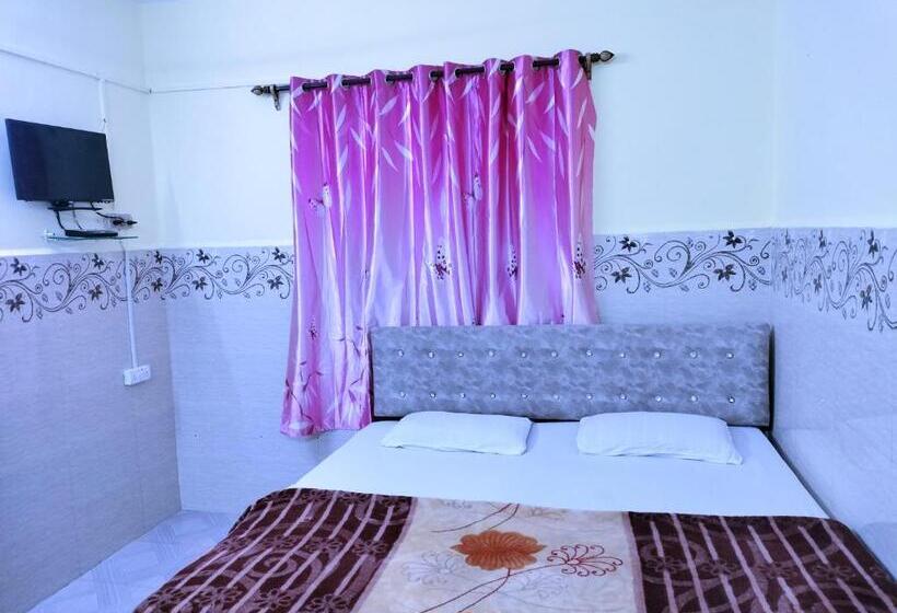 디럭스 룸, Colva Beach Xaviers Guest House