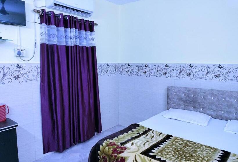 디럭스 룸, Colva Beach Xaviers Guest House