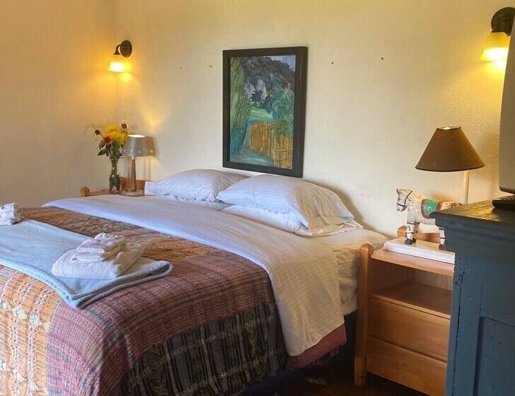 اتاق لوکس با تخت دو نفره بزرگ, Jenna S River Bed & Breakfast