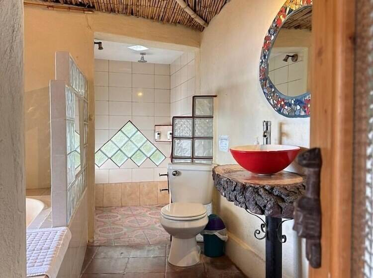 اتاق لوکس با تخت دو نفره بزرگ, Jenna S River Bed & Breakfast