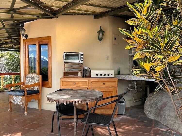 اتاق لوکس با تخت دو نفره بزرگ, Jenna S River Bed & Breakfast