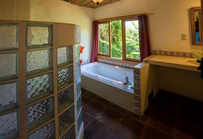 اتاق لوکس یک تخته, Jenna S River Bed & Breakfast