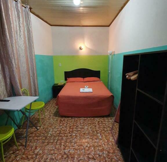 اتاق لوکس یک تخته, Kasa Kamelot Central