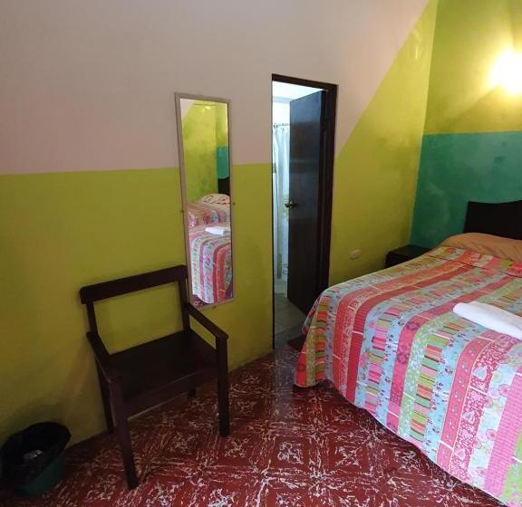 اتاق لوکس یک تخته, Kasa Kamelot Central