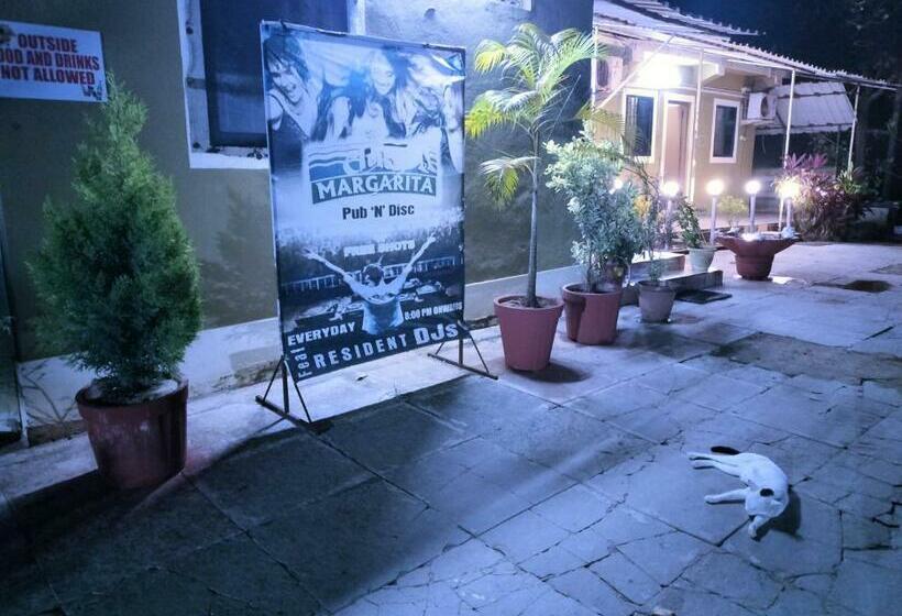 디럭스 룸, Colva Beach Xaviers Guest House