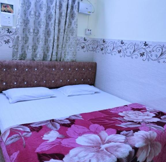 디럭스 룸, Colva Beach Xaviers Guest House