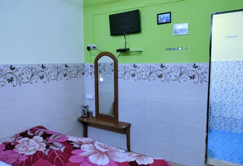 اتاق لوکس, Colva Beach Xaviers Guest House