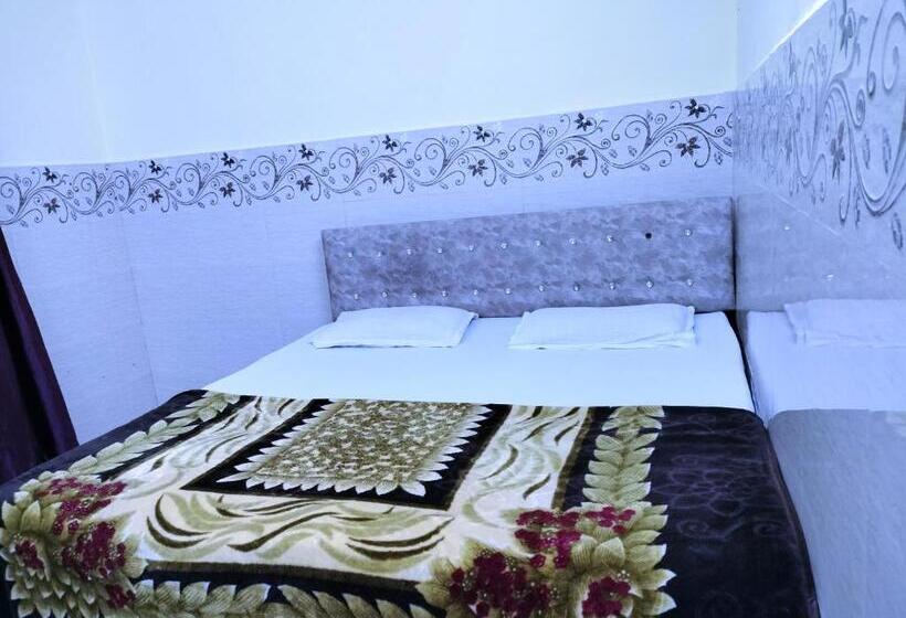 디럭스 룸, Colva Beach Xaviers Guest House