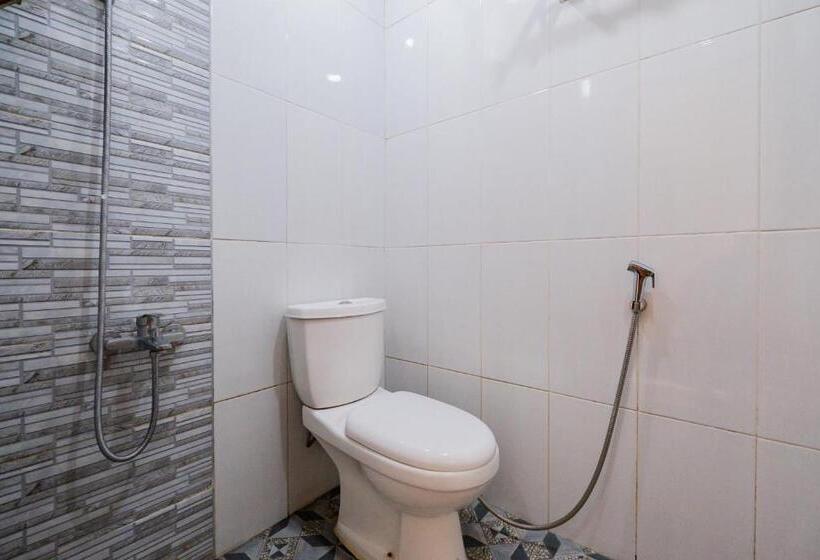 Номер Стандарт, Reddoorz At Omahku Guest House Batu