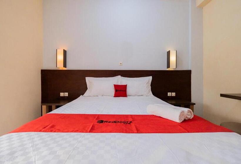 Номер Стандарт, Reddoorz At Omahku Guest House Batu