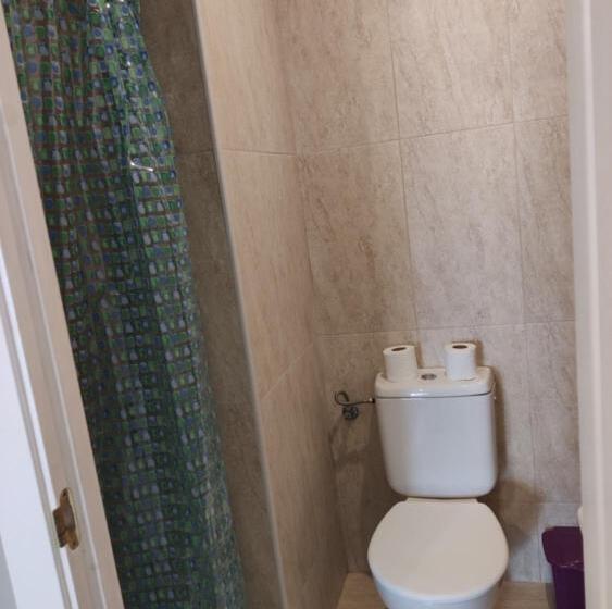 غرفة قياسية ثلاثية, Ecorooms Scq Estación