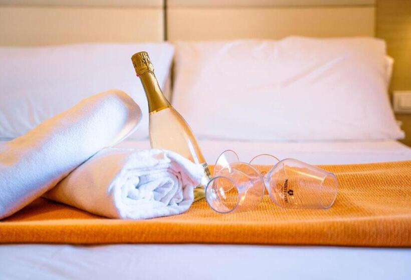 اتاق لوکس, Taormina Hotel Calipso