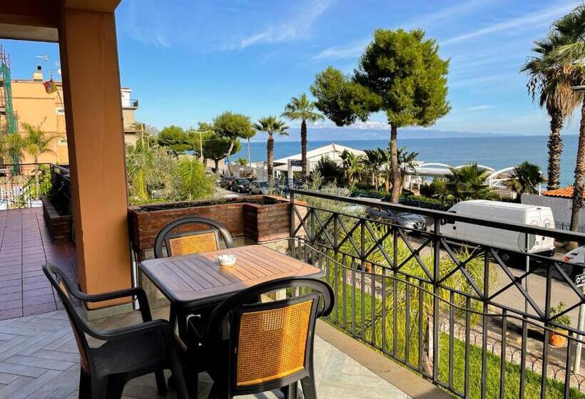 اتاق لوکس چهار تخته, Taormina Hotel Calipso