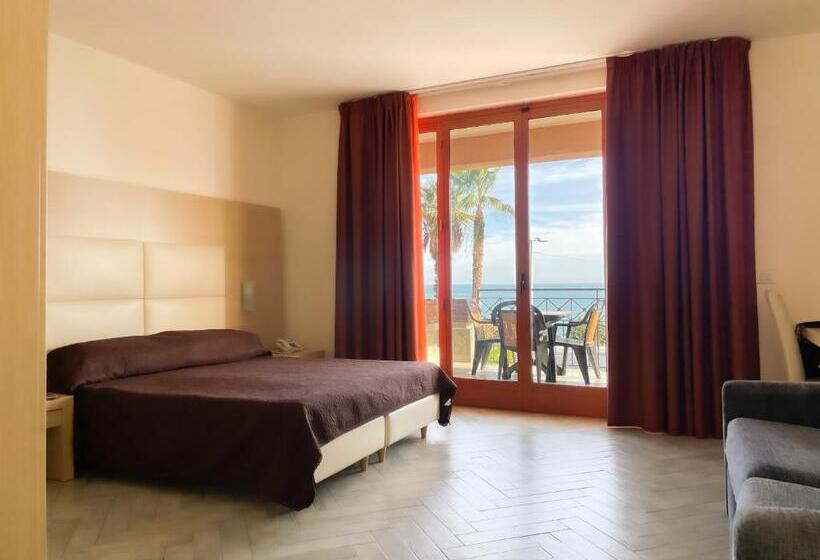 Четырехместный Номер Deluxe, Taormina Hotel Calipso