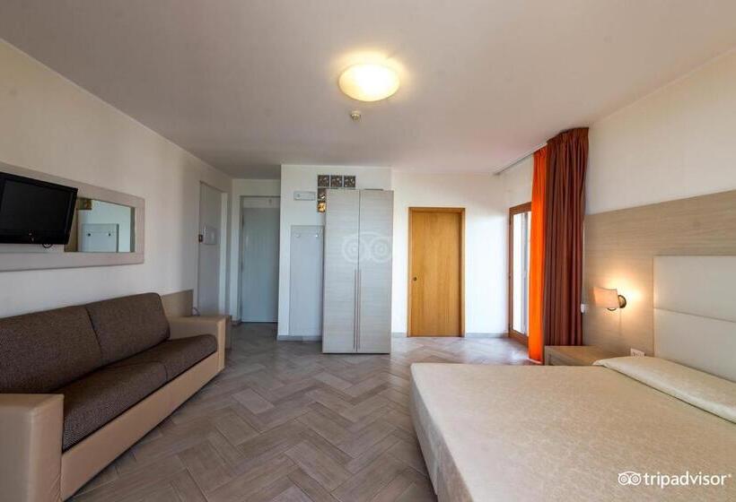 اتاق لوکس چهار تخته, Taormina Hotel Calipso