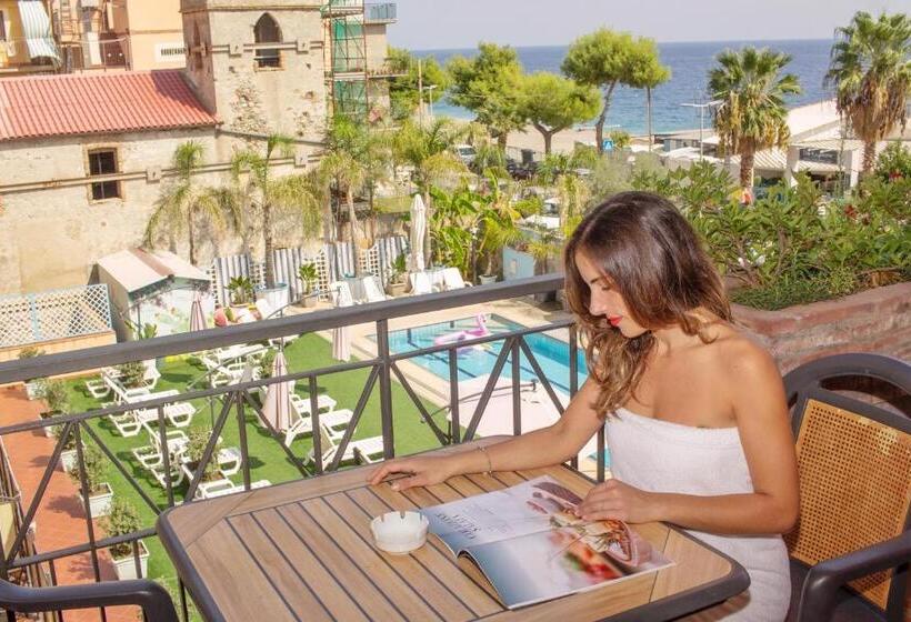 اتاق لوکس با چشم‌انداز دریا, Taormina Hotel Calipso