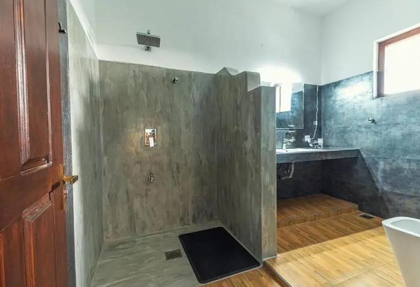 Standard-huone Allasnäkymä, Villa Talpe