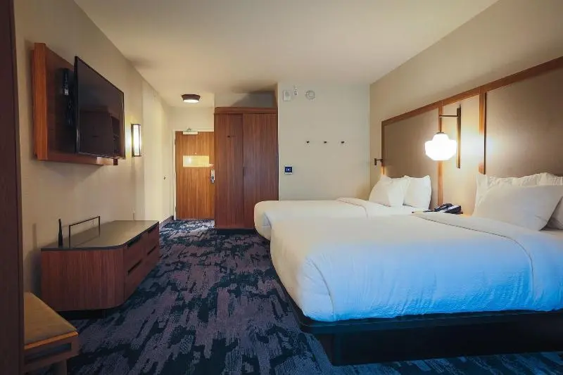 اتاق استاندارد با تخت دو نفره بزرگ, Fairfield Inn & Suites Marquette