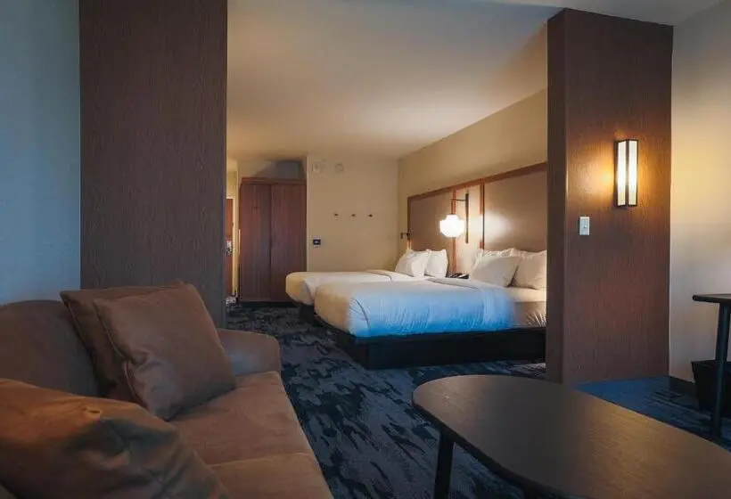 Suite Queen Bed, Fairfield Inn & Suites Marquette
